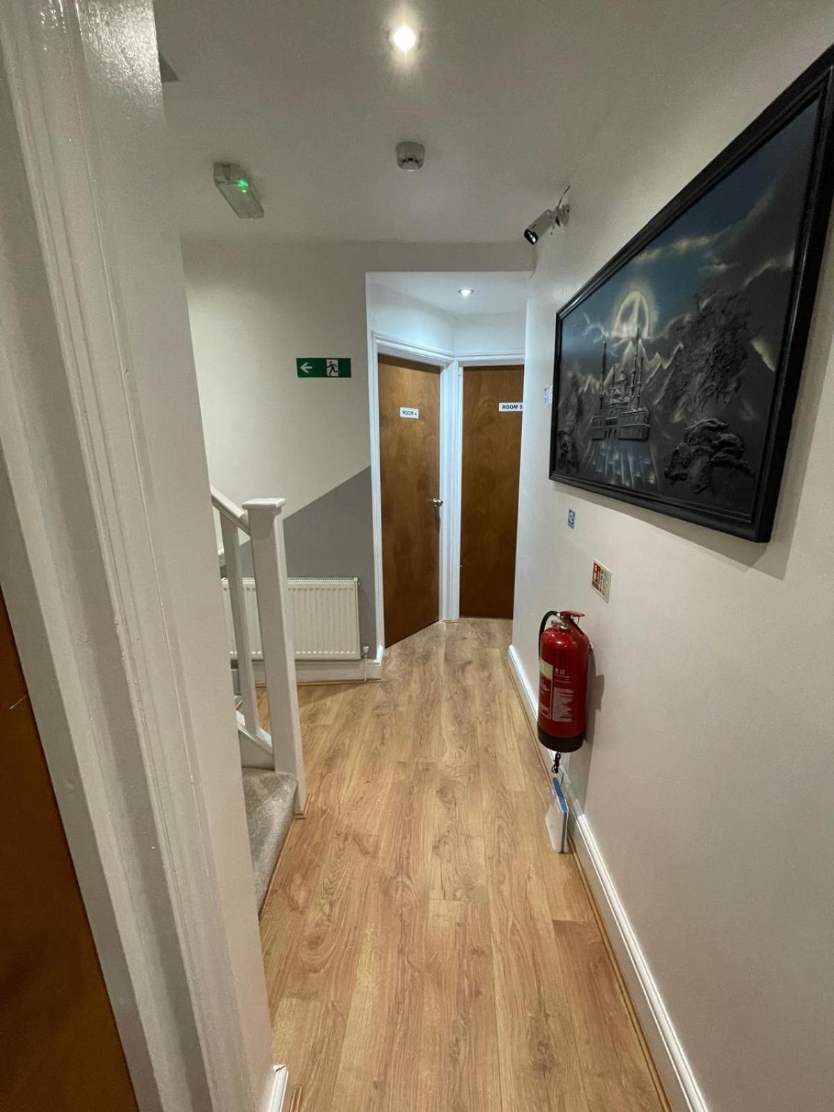Accommodation Plus London Exterior photo
